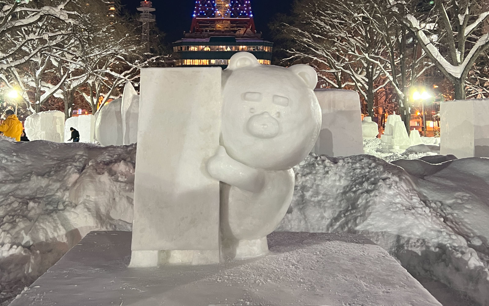 さっぽろ雪まつり 市民雪像 2026 やべーべや 熊出没注意 雪像 夜景